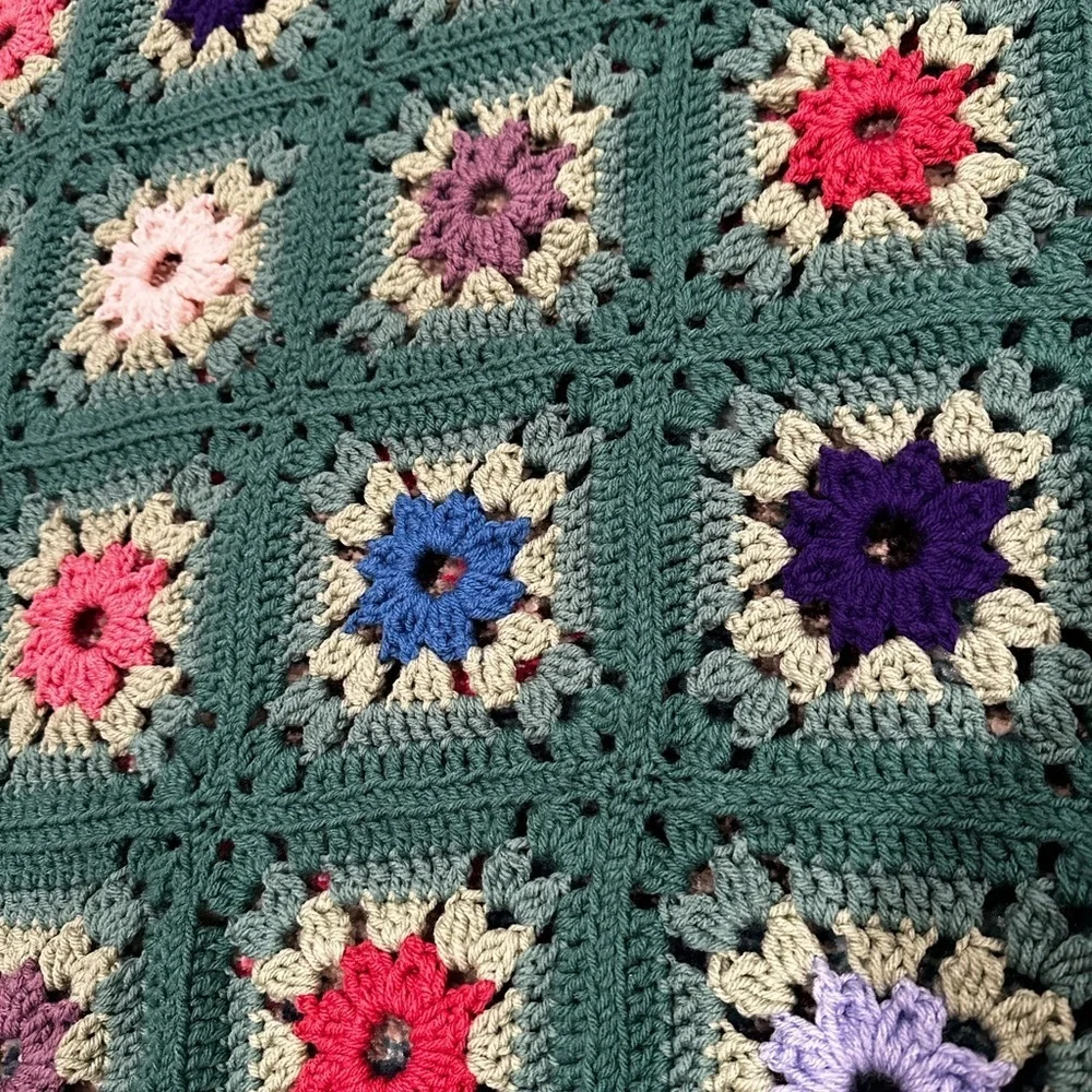 GRANNY SQUARE CROCHETED MULTI COLORED GREEN THROW PICNIC BLANKET KNIT HANDMADE